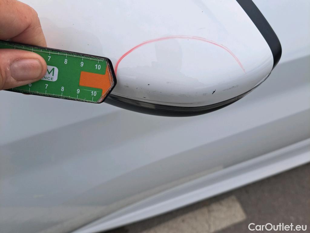  Peugeot  208 PEUGEOT  / 2019 / 5P / berlina con portón BlueHDi 73kW (100CV) Active Pack (AC) #26