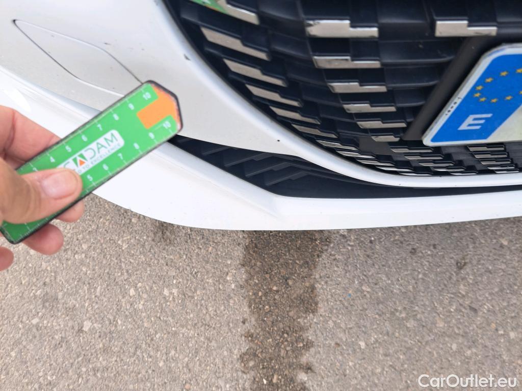  Peugeot  208 PEUGEOT  / 2019 / 5P / berlina con portón BlueHDi 73kW (100CV) Active Pack (AC) #28