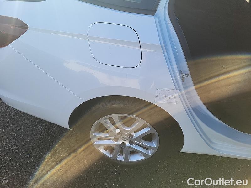  Opel  Astra  K Sports Tourer (2015) ST 1.5CDTi 77 Edition 5d #19