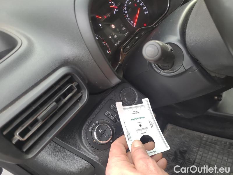  Opel  Combo  Life (E)  (2018) C.Life 1.5CDTI 96 Elegance+ #17