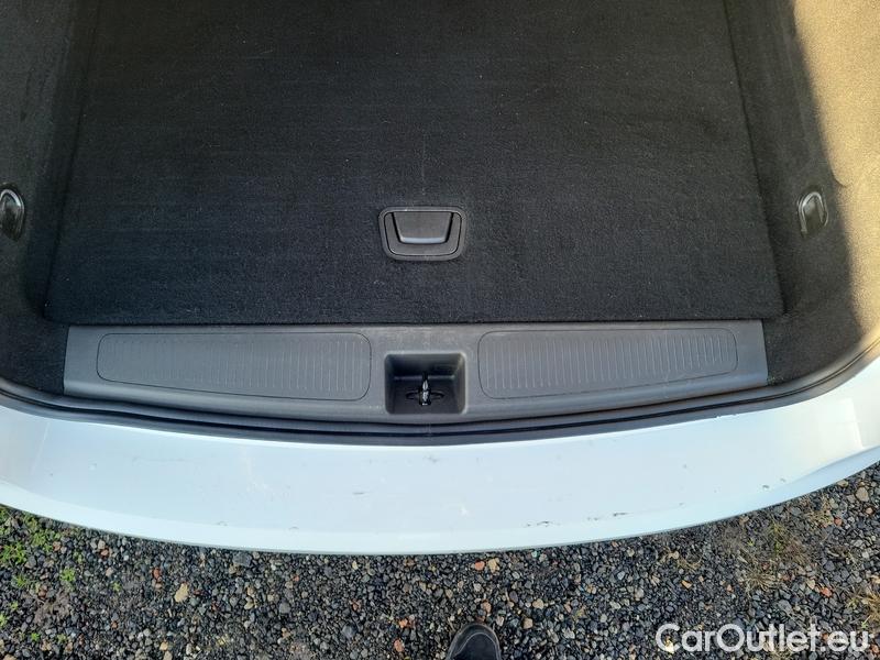  Opel  Astra  K Sports Tourer (2015) ST 1.5CDTi 77 Edition 5d #16