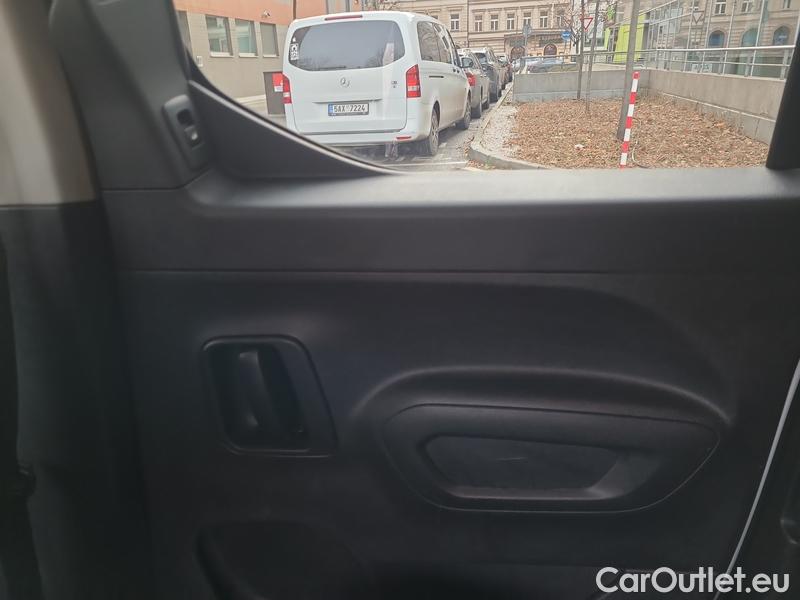  Opel  Combo  Life (E)  (2018) C.Life 1.5CDTI 96 Elegance+ #21