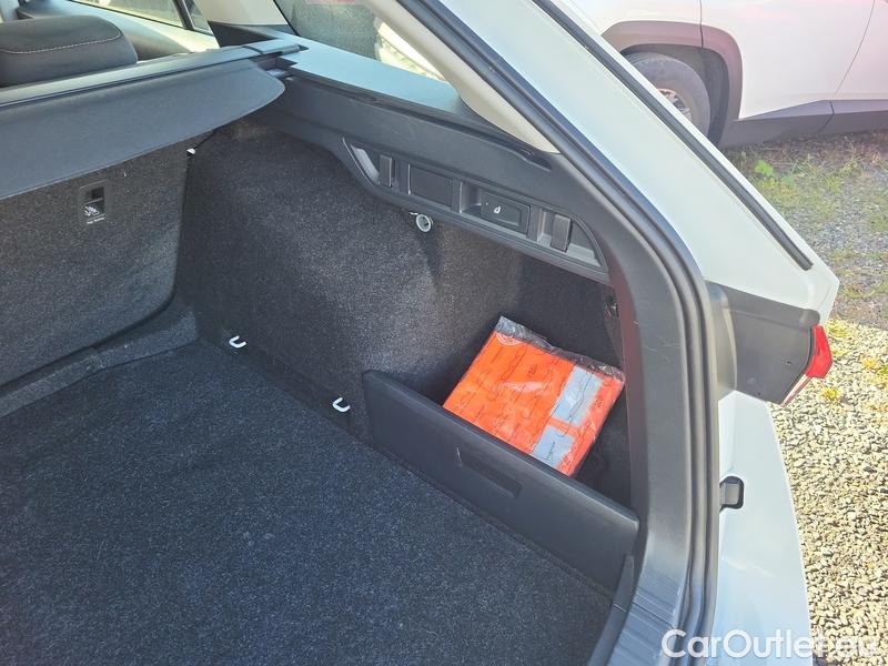  Skoda  Octavia  Combi (NX3)(2020) Oct.Combi 1.5TSI 110 Style #6