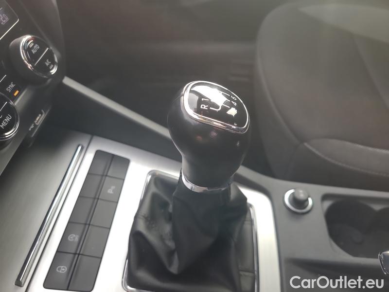  Skoda  Octavia  Lim.  (5E3)(03.2017->)  1.5TSI 110 Ambition #19