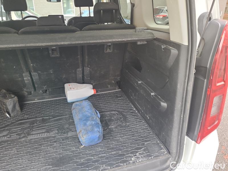  Opel  Combo  Life (E)  (2018) C.Life 1.5CDTI 96 Elegance+ #25