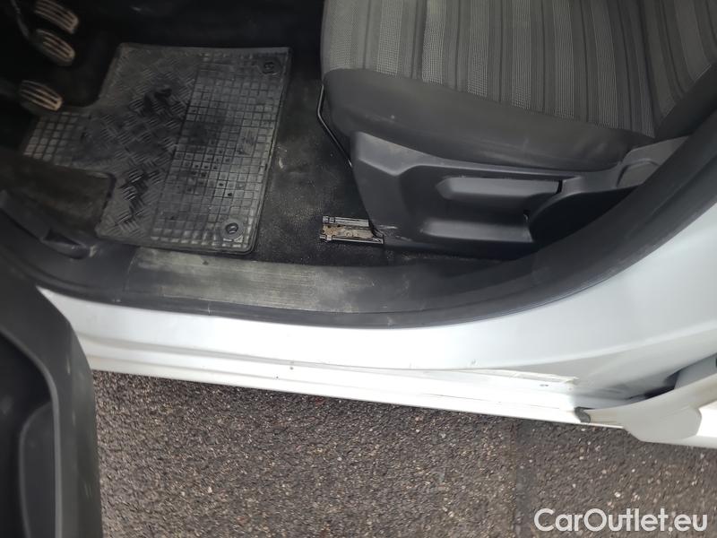  Opel  Combo  Life (E)  (2018) C.Life 1.5CDTI 96 Elegance+ #11