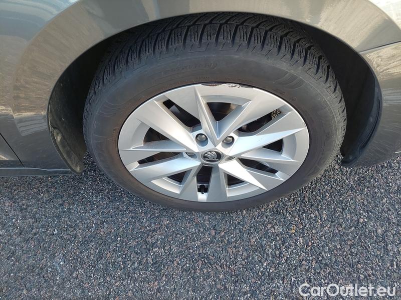  Skoda  Octavia  Lim. (NX3)(2020)  1.5TSI 110 Style 5d #11