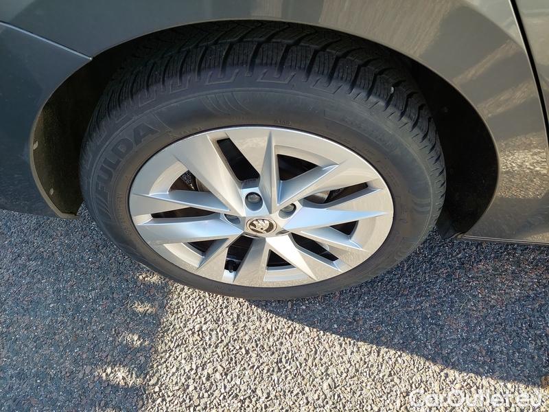  Skoda  Octavia  Lim. (NX3)(2020)  1.5TSI 110 Style 5d #8