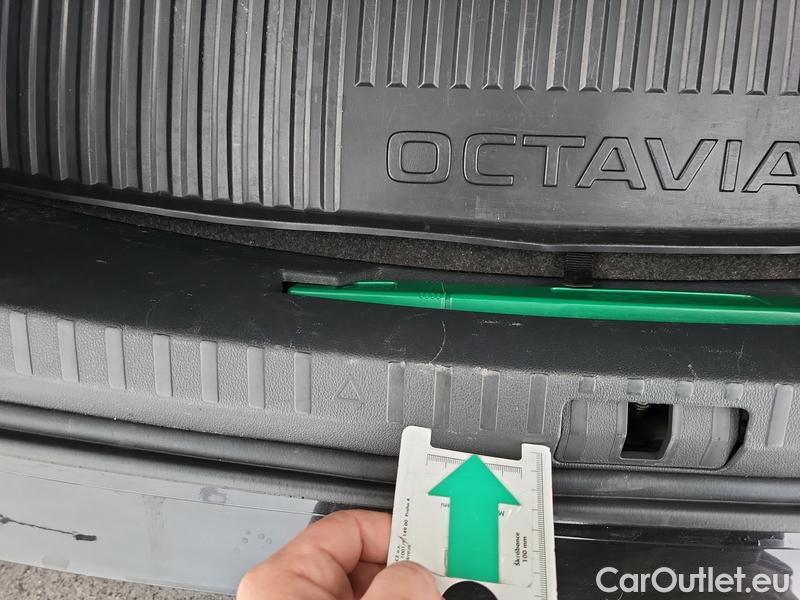  Skoda  Octavia  Lim. (NX3)(2020) Oct. 2.0TDI 110 Style 5d #11