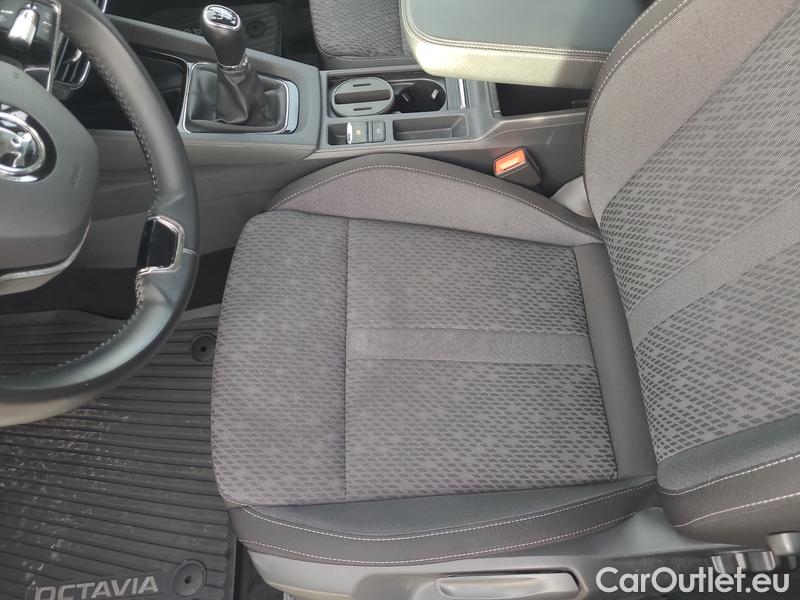  Skoda  Octavia  Lim. (NX3)(2020)  2.0TDI 85 Style 5d #4