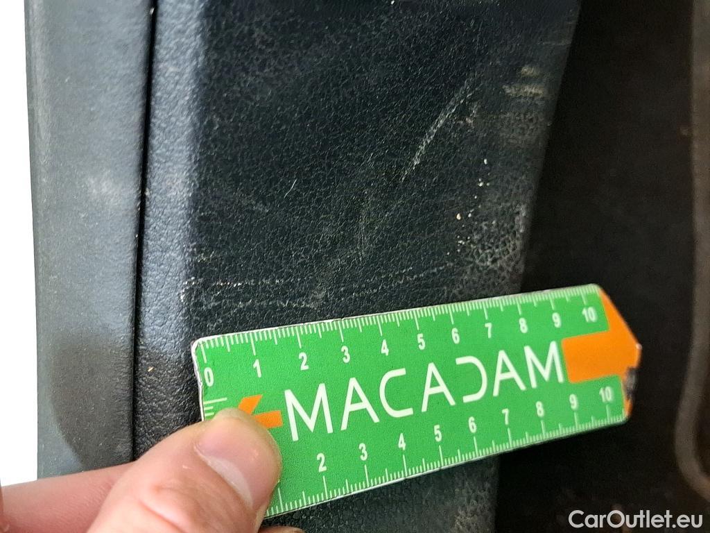  Mercedes  A-Klasse MERCEDES-BENZ Classe A Compact / 2018 / 5P / Berline A 180 d Business Line 8G-DCT #30