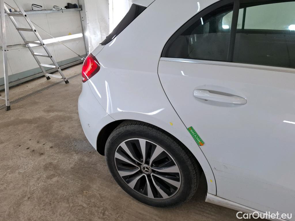  Mercedes  A-Klasse MERCEDES-BENZ Classe A Compact / 2018 / 5P / Berline A 180 d Business Line 8G-DCT #47