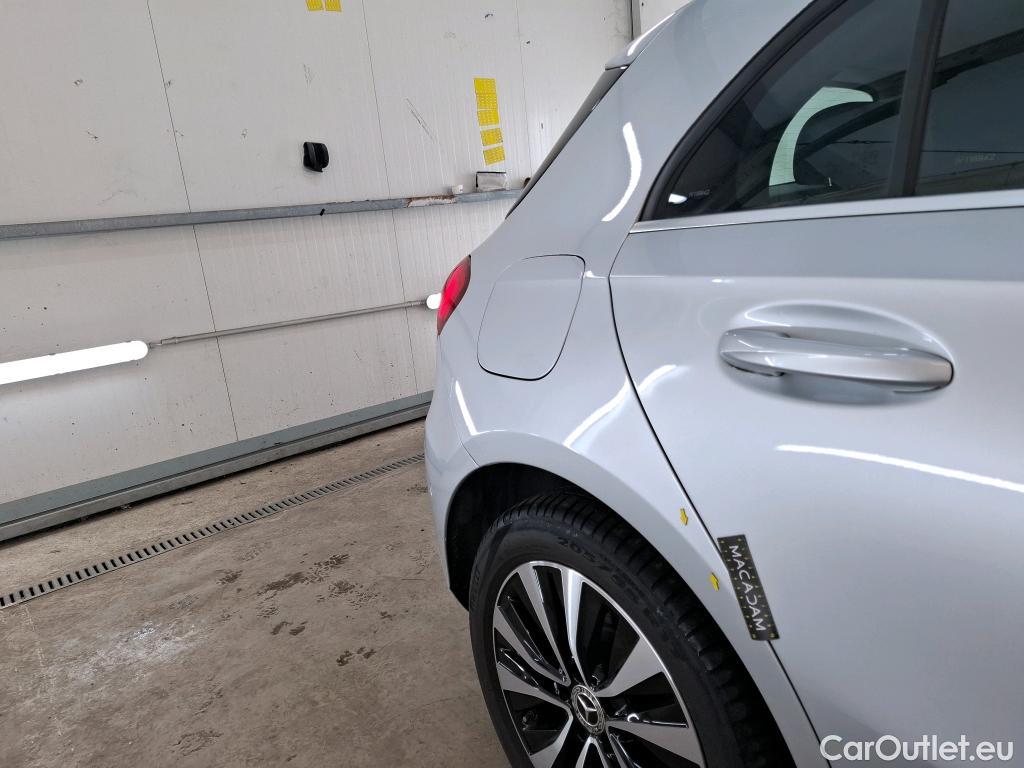  Mercedes  A-Klasse MERCEDES BENZ Classe A Compact 2018 5P Berline A 250 e Business Line 8GDCT #4