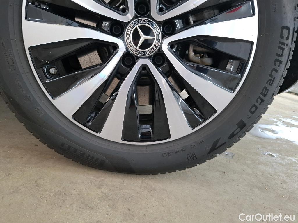  Mercedes  A-Klasse MERCEDES BENZ Classe A Compact 2018 5P Berline A 250 e Business Line 8GDCT #2