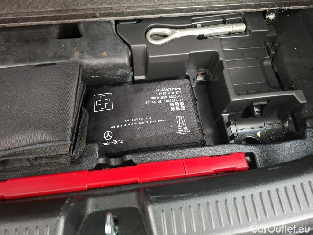  Mercedes  A-Klasse MERCEDES BENZ Classe A Compact 2018 5P Berline A 250 e Business Line 8GDCT #3