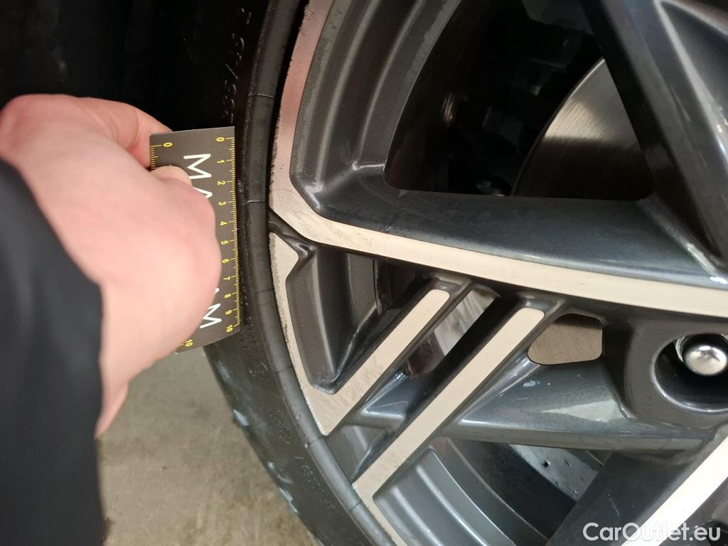  Hyundai  Konna HYUNDAI Kona / 2020 / 5P / SUV 1.0 T-GDI 120 MHEV 48V N LINE EXECUTIVE #33