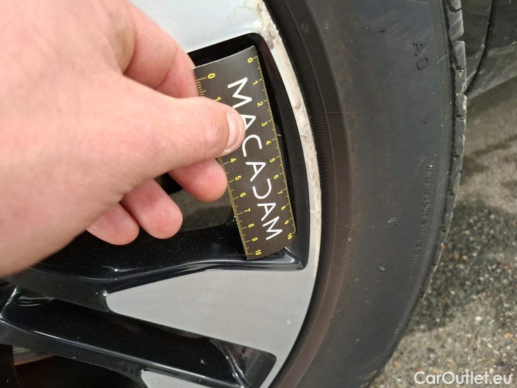  Opel   Grandland X Grandland X Elegance Business 1.5 130CV BVA8 E6d #51