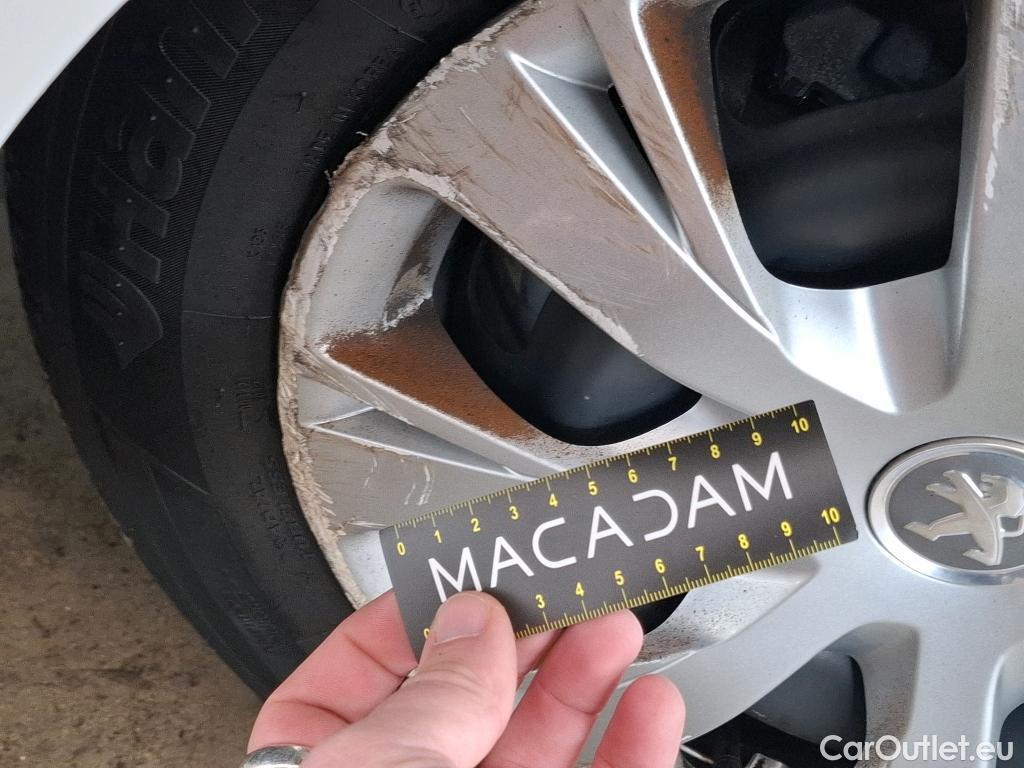  Peugeot  208  Affaire Premium 1.5 HDi 100CV BVM5 E6dT #26