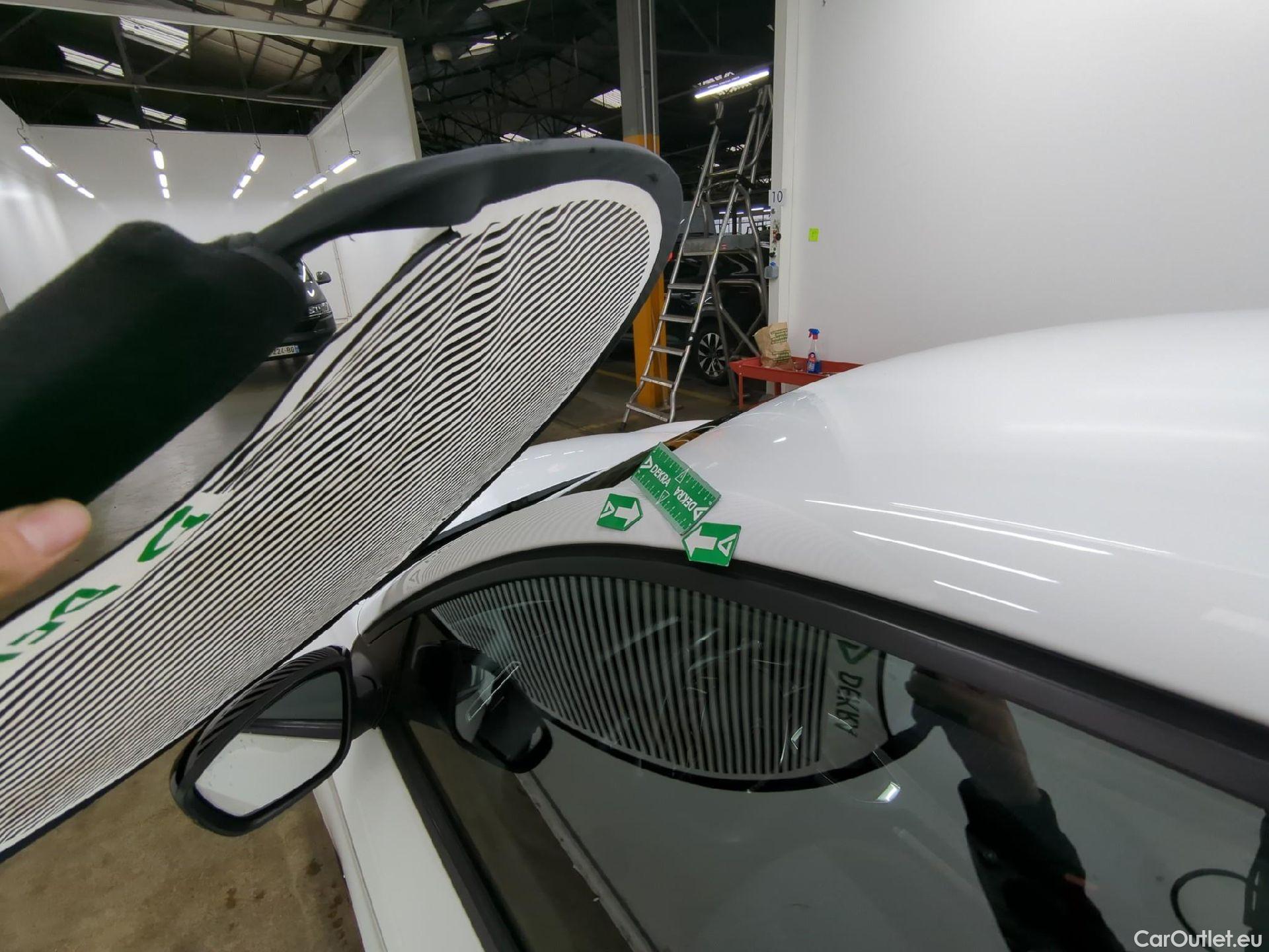  Peugeot  208  Premium 1.2 PureTech 75CV BVM5 E6d #25