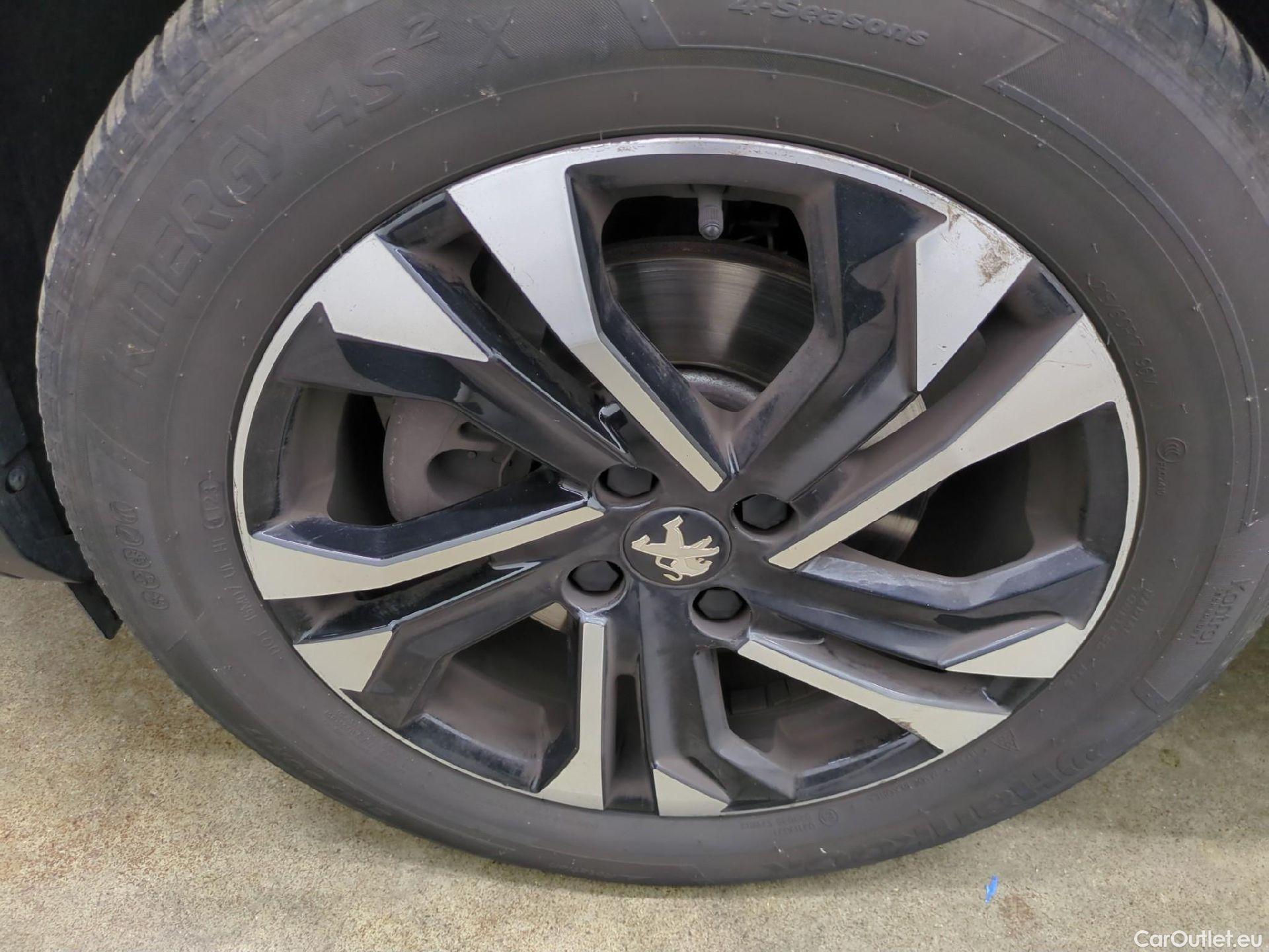  Peugeot  2008  Allure Business 1.5 HDi 130CV BVA8 E6d #3