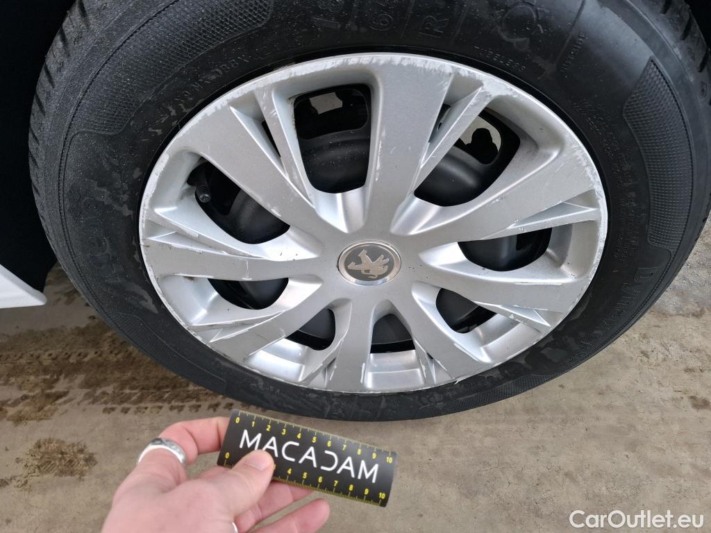  Peugeot  208  Affaire Premium 1.5 HDi 100CV BVM5 E6dT #27