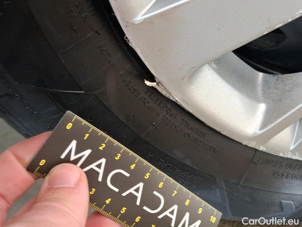  Peugeot  208  Affaire Premium 1.5 HDi 100CV BVM5 E6dT #32