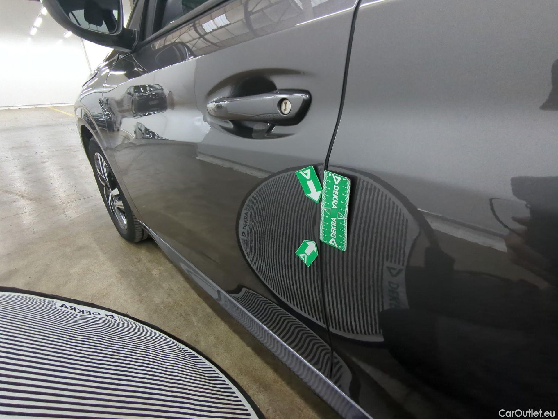  Peugeot  208  Allure Business 1.2 PureTech 130CV BVA8 E6d #17