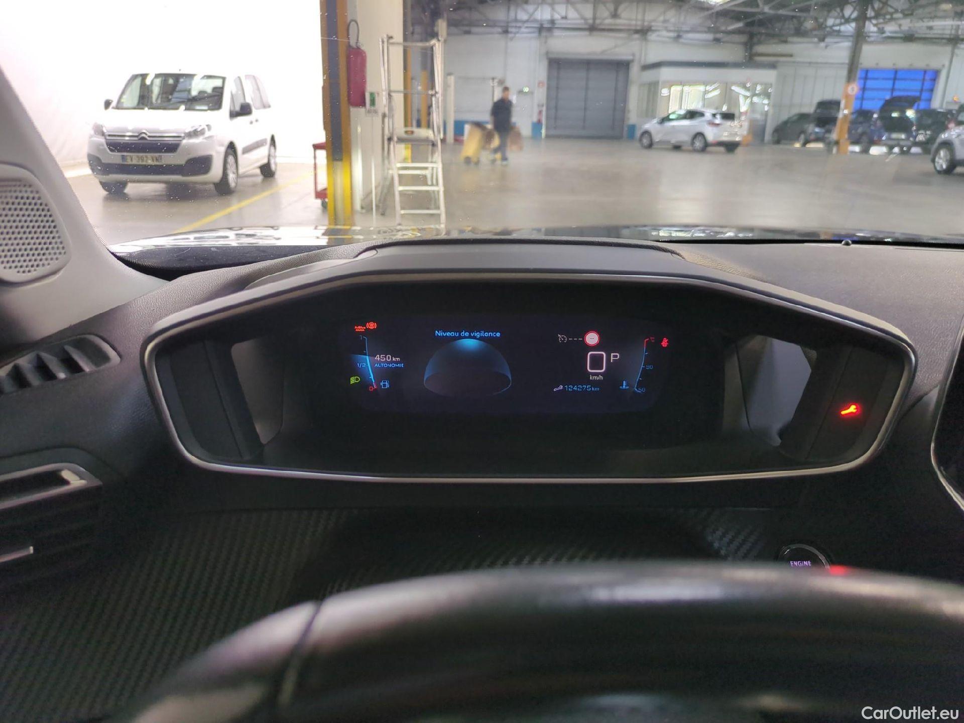  Peugeot  2008  Allure Business 1.5 HDi 130CV BVA8 E6d #24