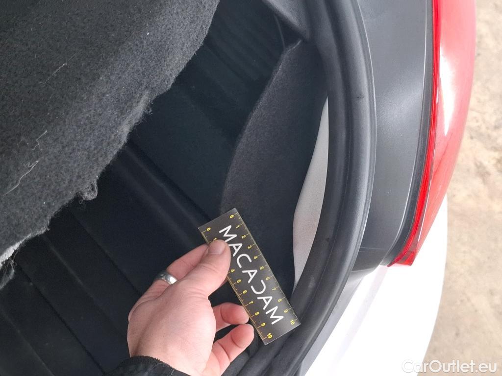  Peugeot  208  Affaire Premium 1.5 HDi 100CV BVM5 E6dT #36