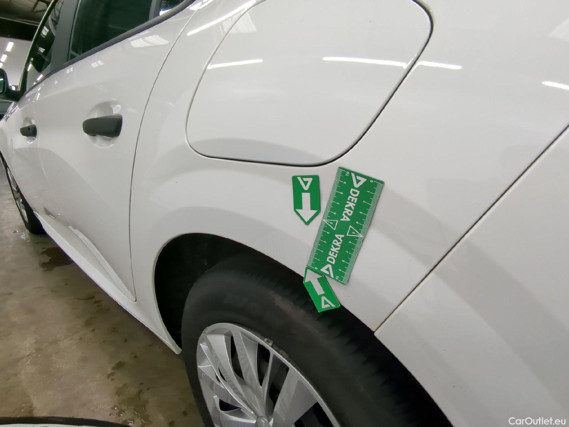  Peugeot  208  Premium 1.2 PureTech 75CV BVM5 E6d #23