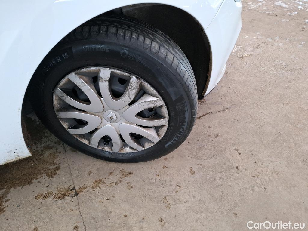  Renault  Clio  IV Air MediaNav 1.5 dCi 75CV BVM5 E6 #64