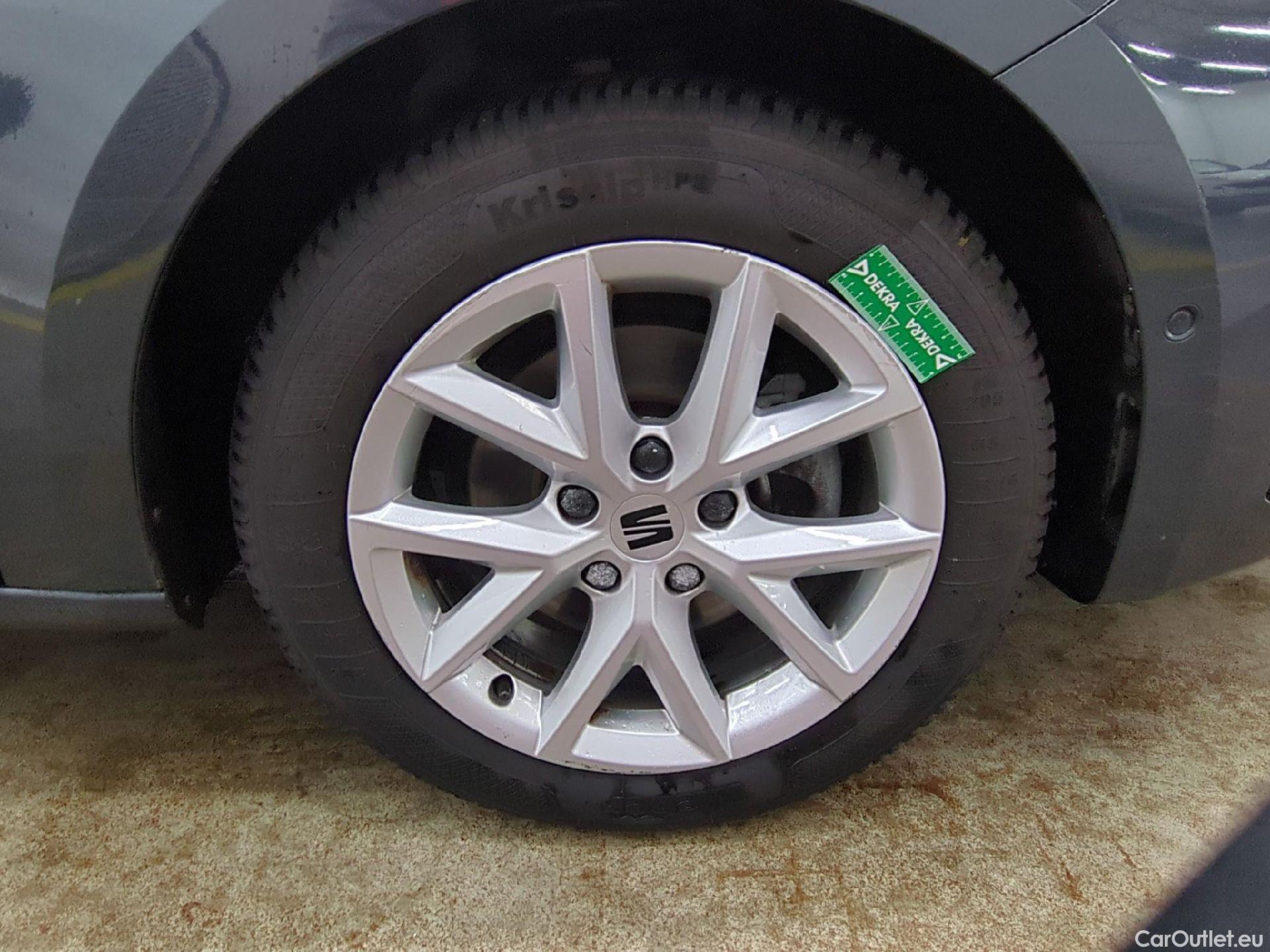  Seat  Leon SEAT  / 2020 / 5P / Berline 1.0 eTSI 110 DSG S&S Style Business #42