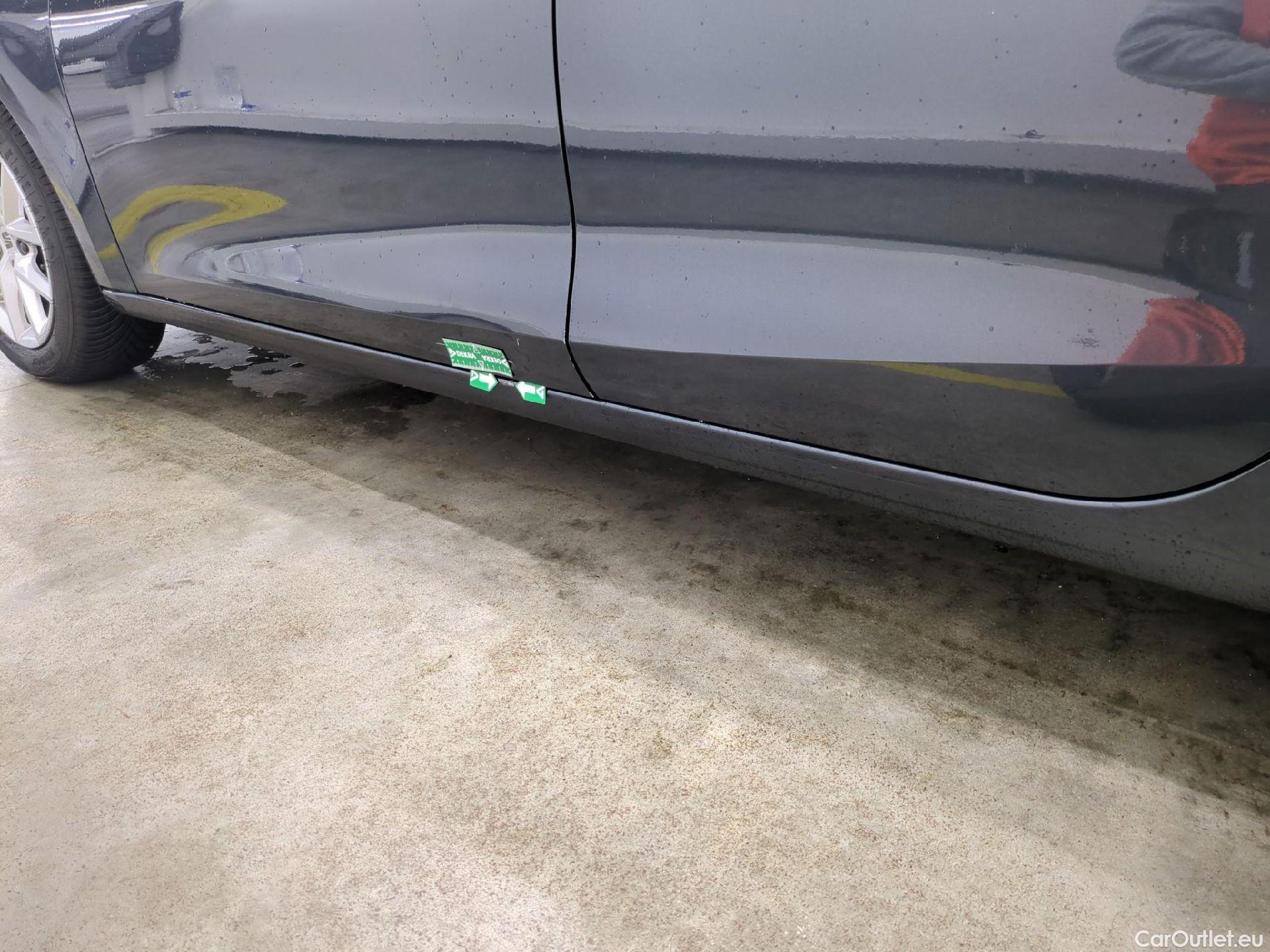  Seat  Leon SEAT  / 2020 / 5P / Berline 1.0 eTSI 110 DSG S&S Style Business #25