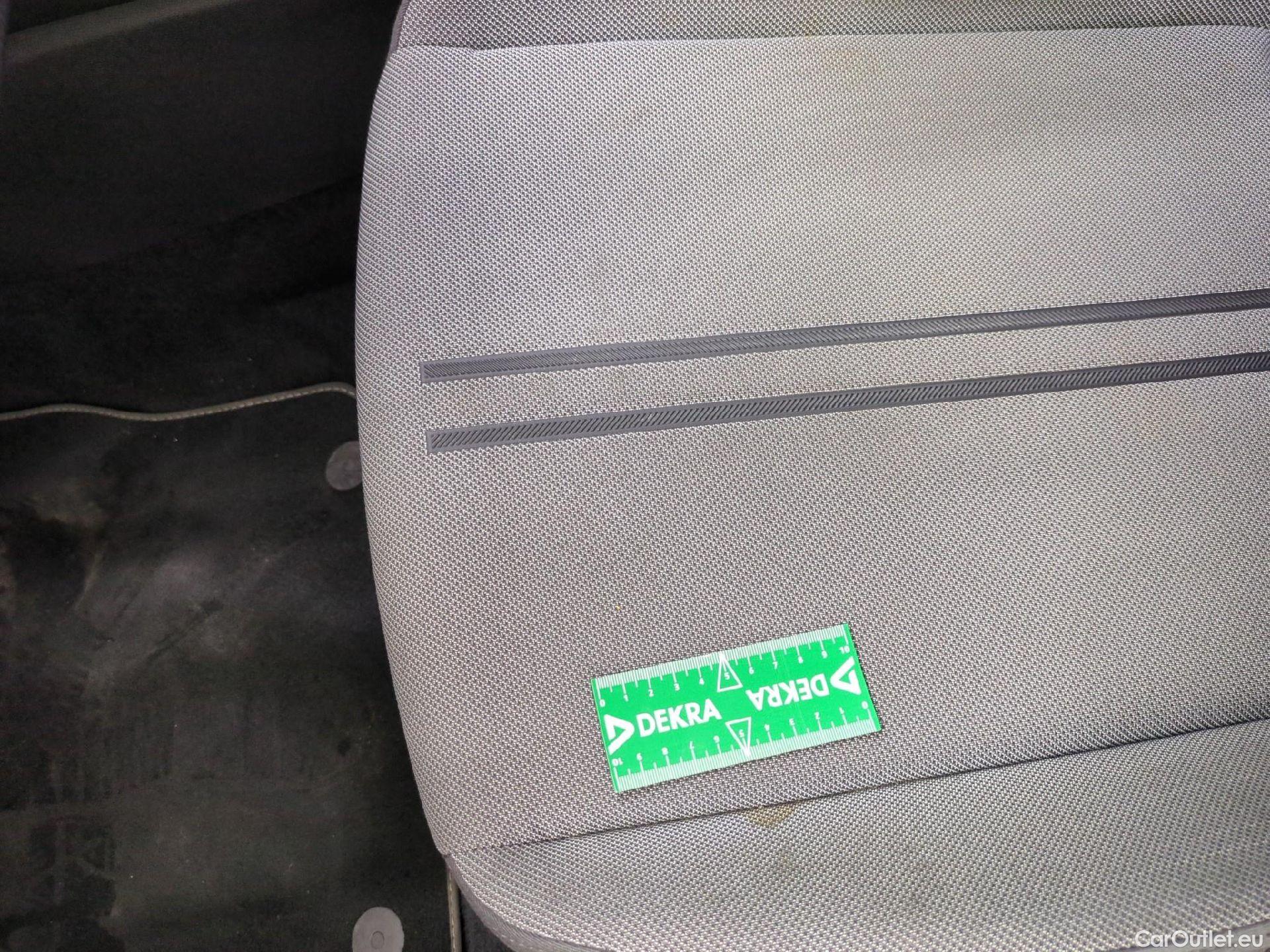  Seat  Leon SEAT  / 2020 / 5P / Berline 1.0 eTSI 110 DSG S&S Style Business #6