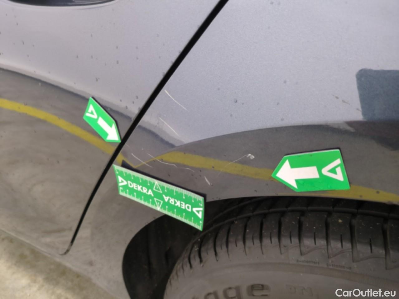  Seat  Leon SEAT  / 2020 / 5P / Berline 1.0 eTSI 110 DSG S&S Style Business #28