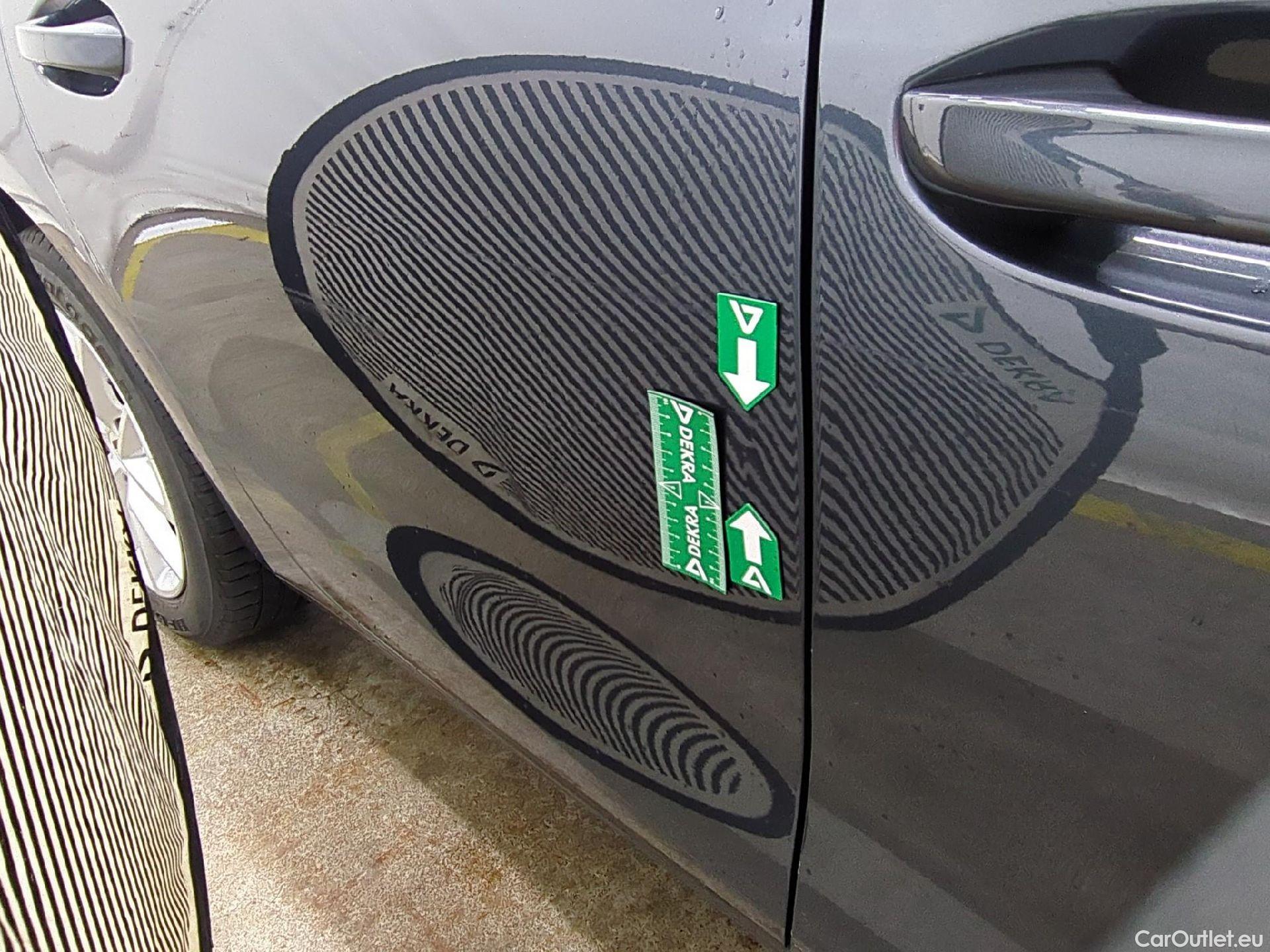  Seat  Leon SEAT  / 2020 / 5P / Berline 1.0 eTSI 110 DSG S&S Style Business #49