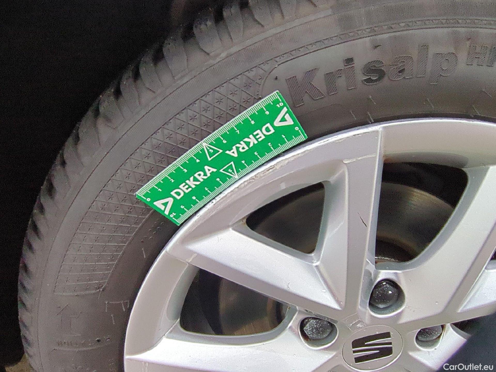  Seat  Leon SEAT  / 2020 / 5P / Berline 1.0 eTSI 110 DSG S&S Style Business #40