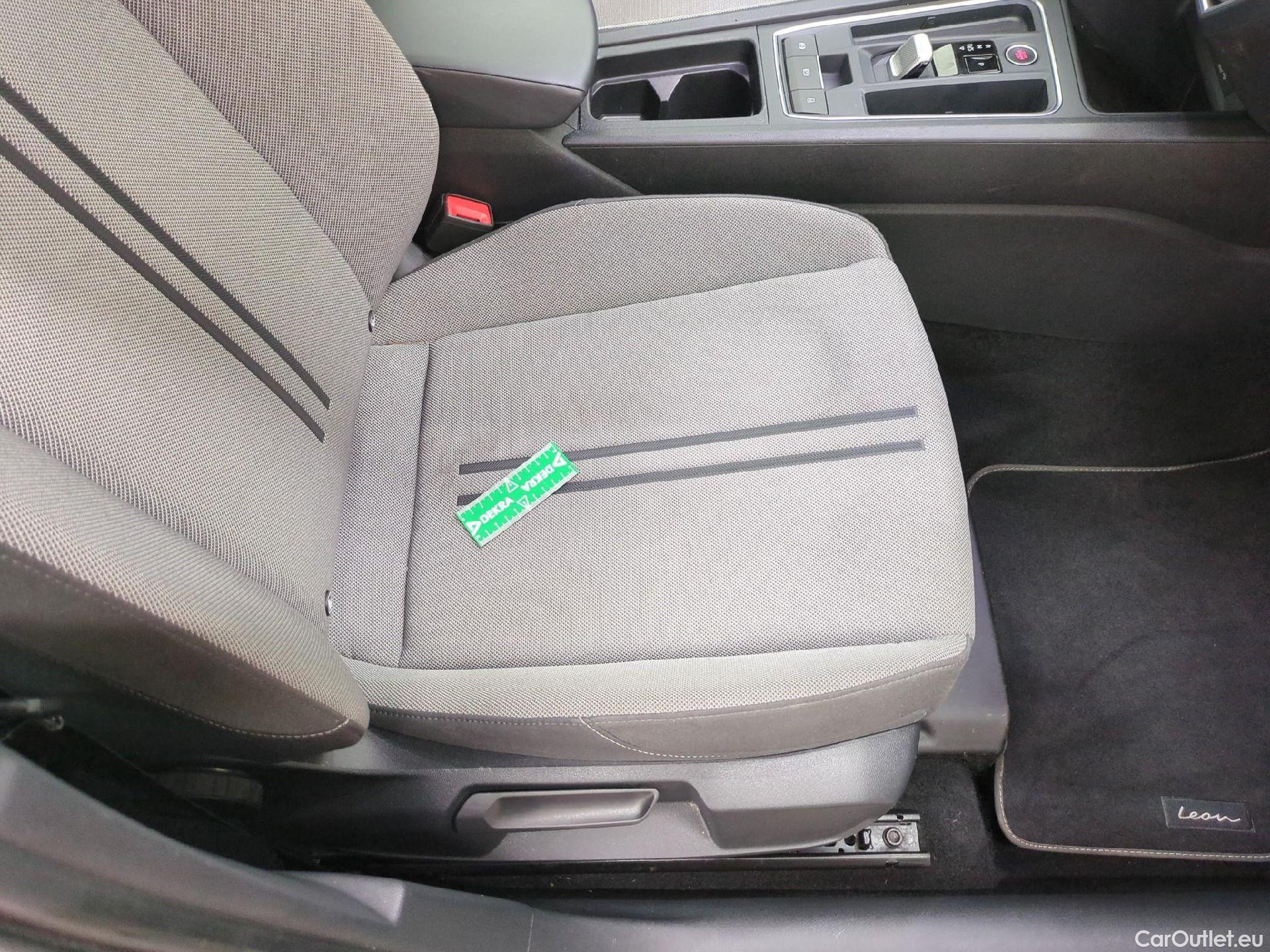  Seat  Leon SEAT  / 2020 / 5P / Berline 1.0 eTSI 110 DSG S&S Style Business #1