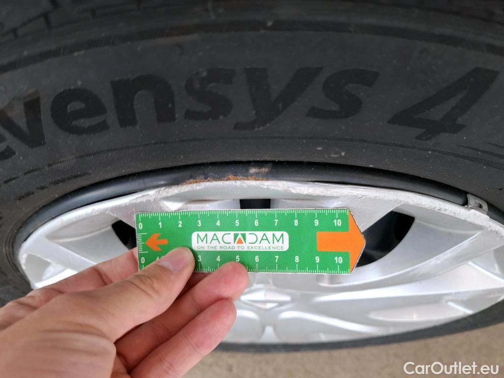  Renault  Clio  IV Air MediaNav 1.5 dCi 75CV BVM5 E6 #28