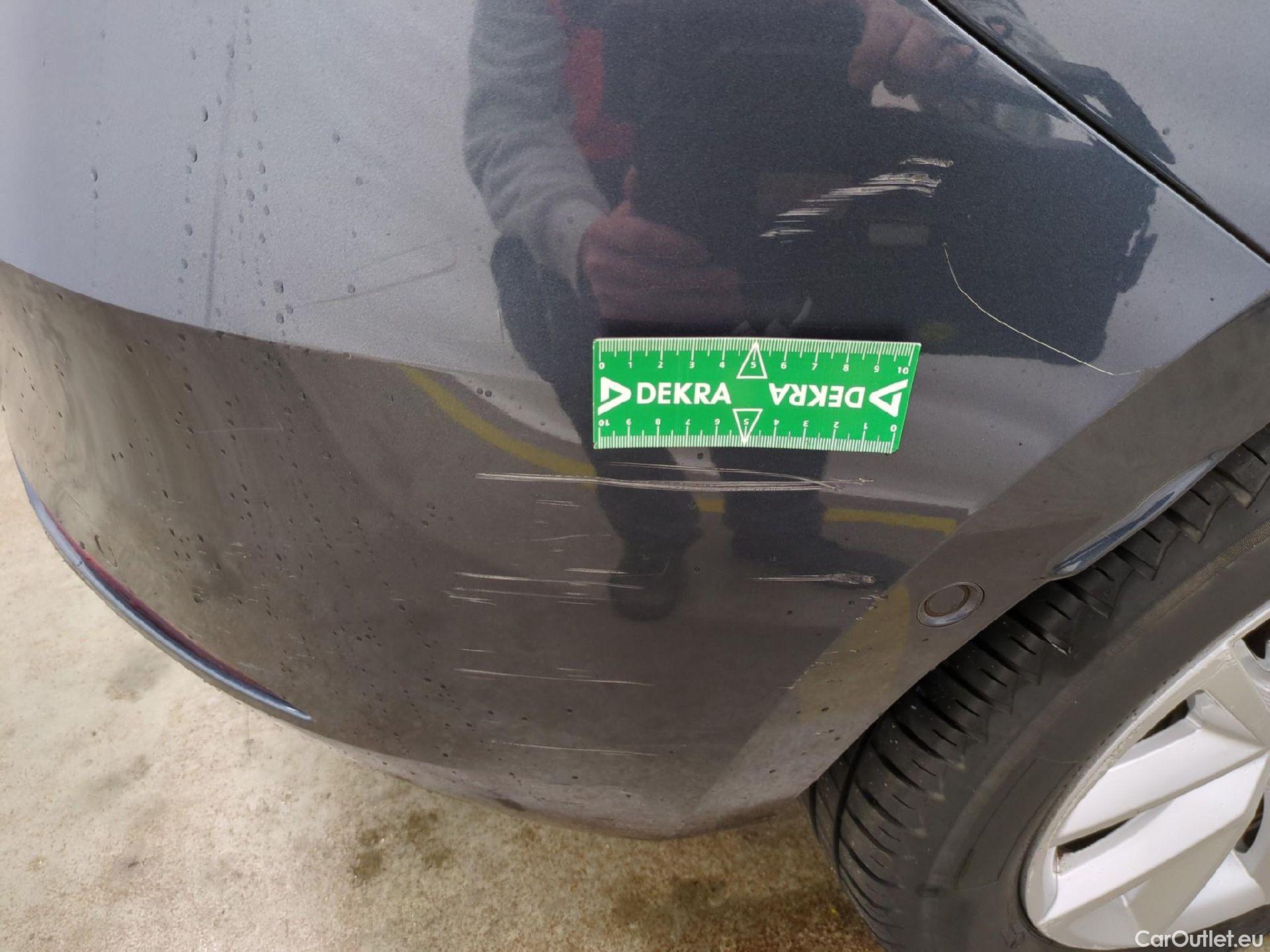  Seat  Leon SEAT  / 2020 / 5P / Berline 1.0 eTSI 110 DSG S&S Style Business #33