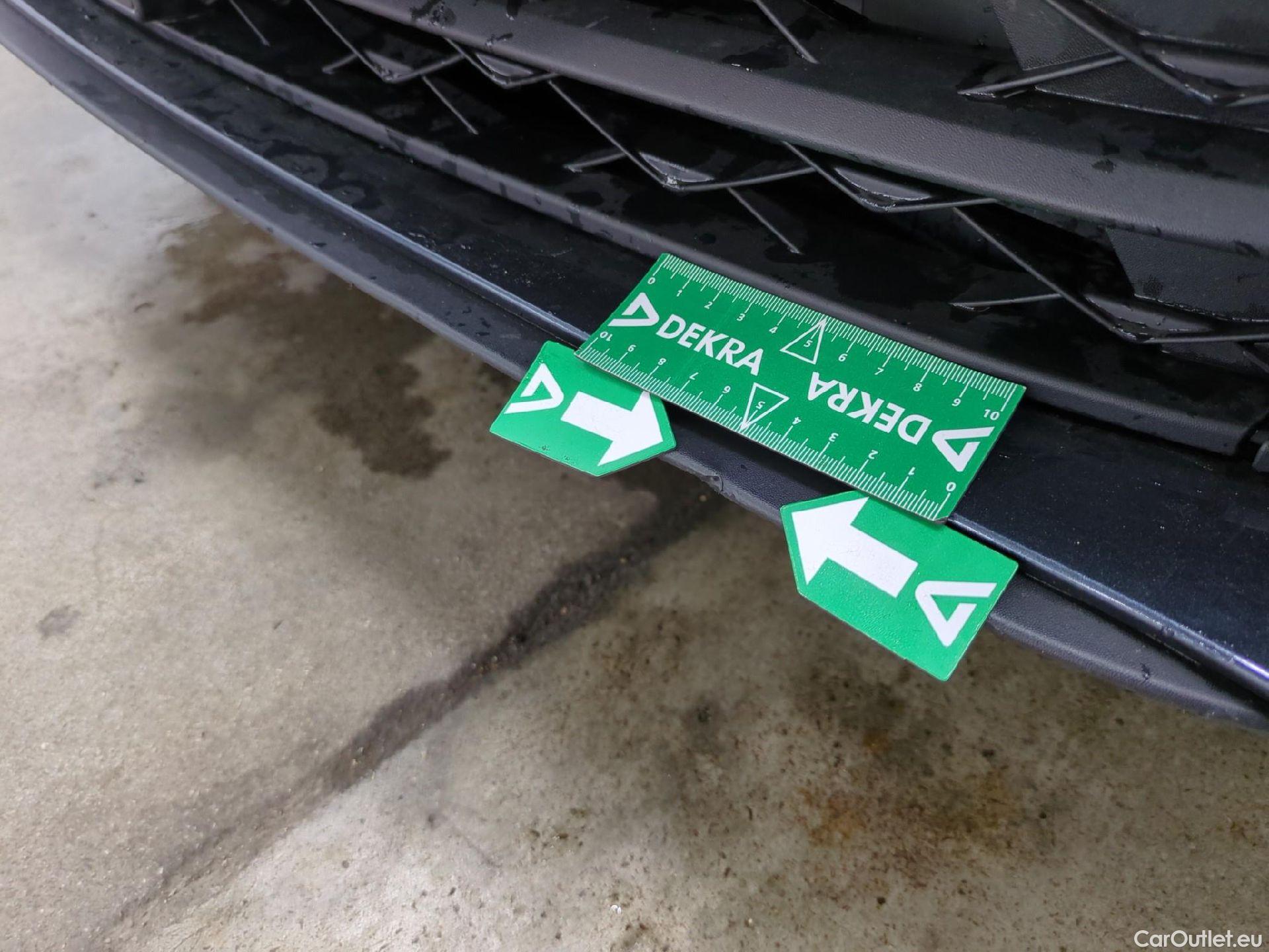  Seat  Leon SEAT  / 2020 / 5P / Berline 1.0 eTSI 110 DSG S&S Style Business #19