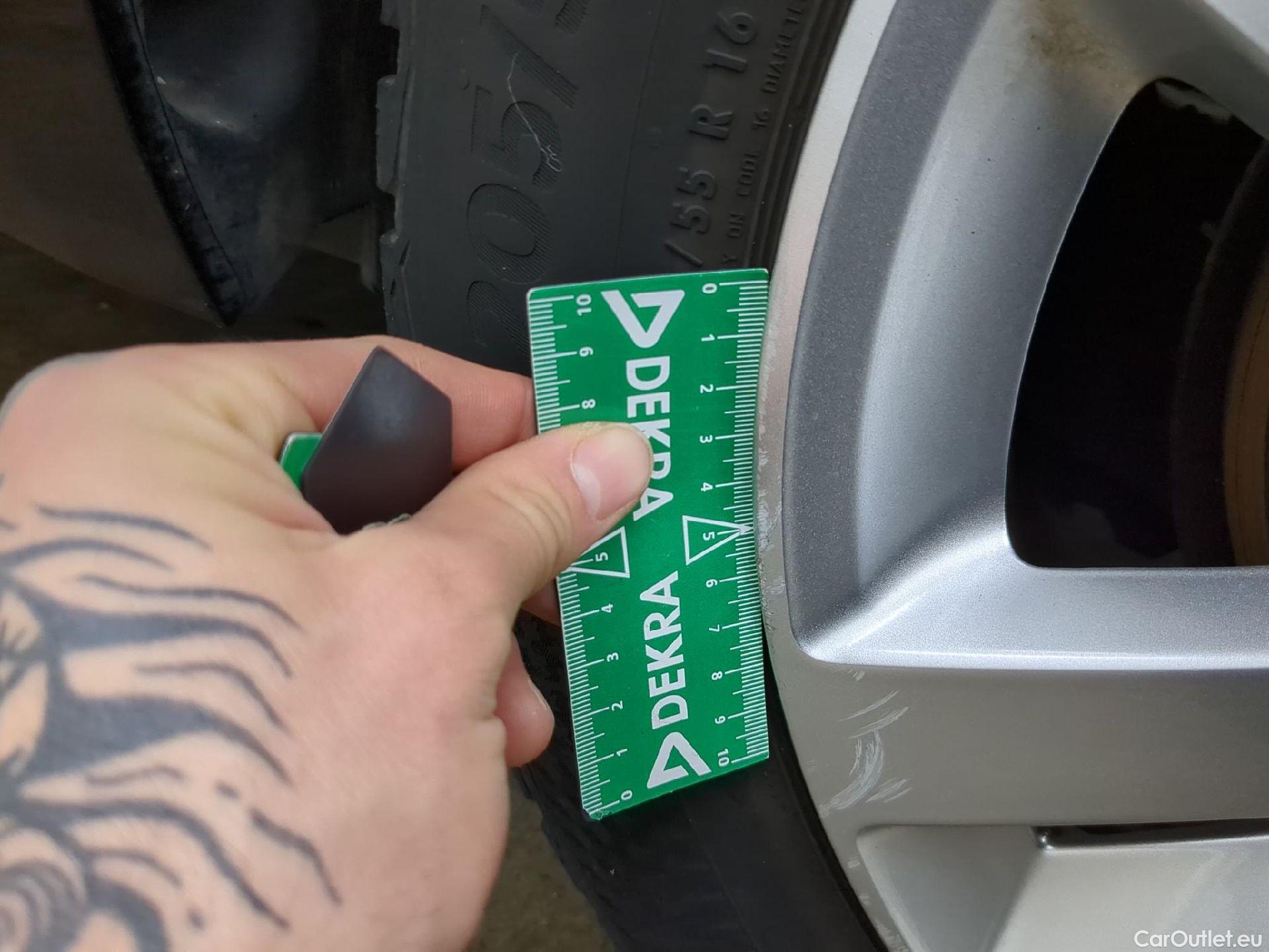  Peugeot  308  SW Active Business 1.5 HDi 130CV BVA8 E6d #16