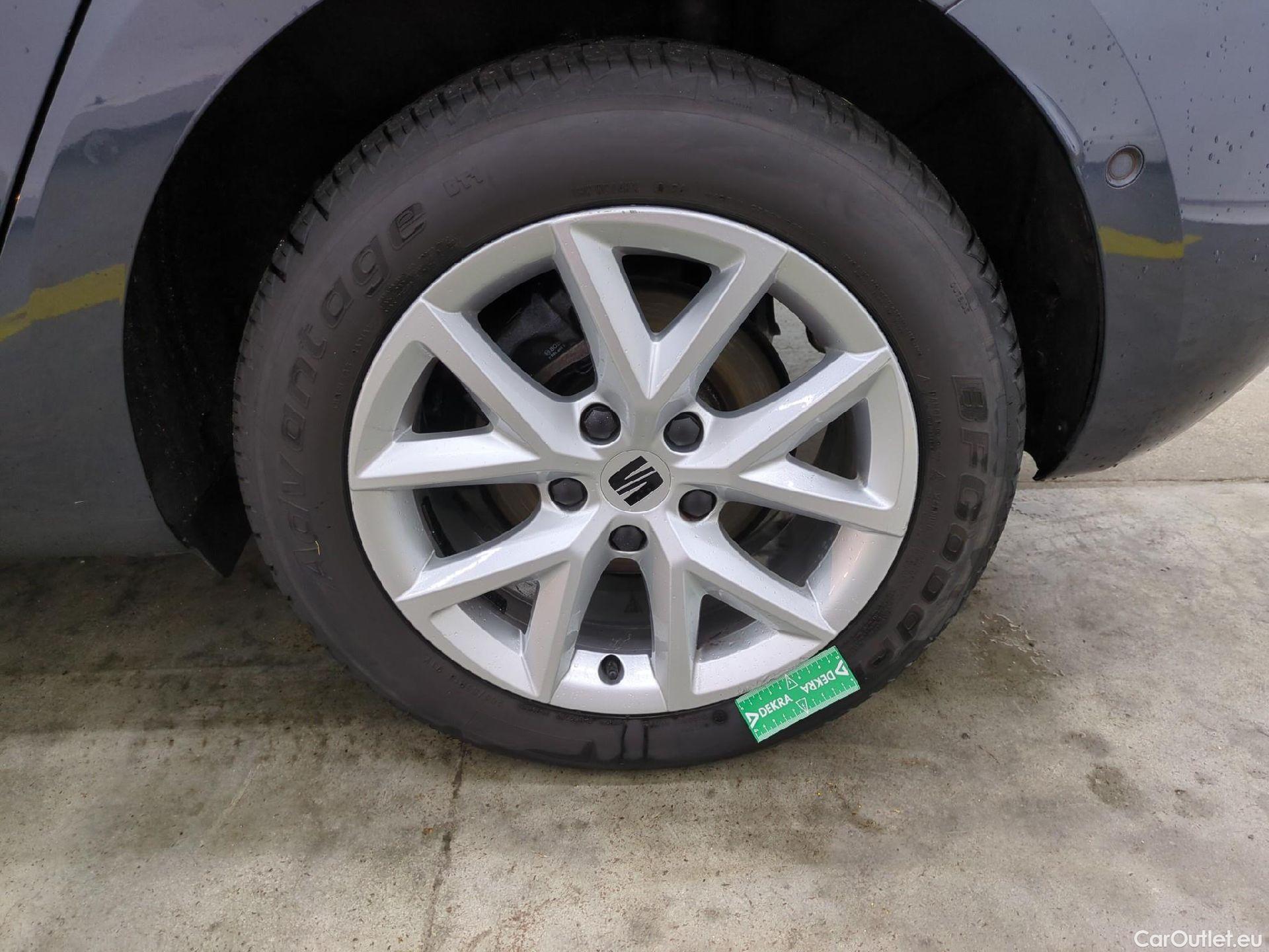  Seat  Leon SEAT  / 2020 / 5P / Berline 1.0 eTSI 110 DSG S&S Style Business #31