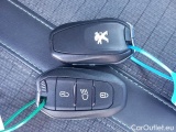  Peugeot  2008 PEUGEOT  / 2019 / 5P / CROSSOVER BLUEHDI 130 EAT8 ALLURE PACK S/S AUT. #72