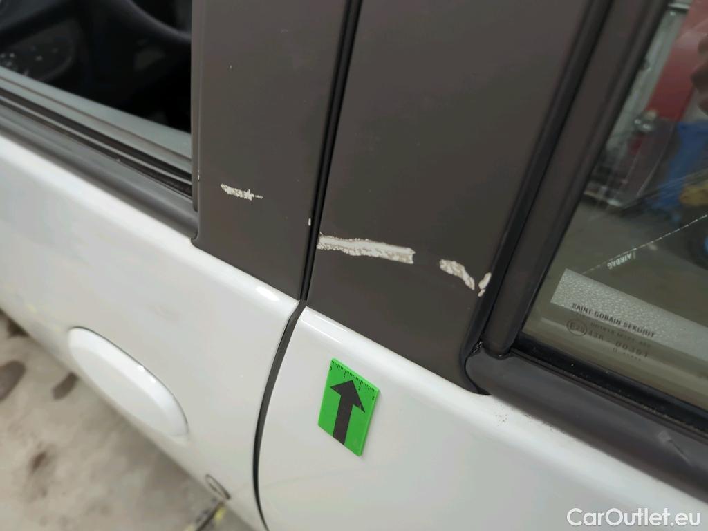  Dacia  Logan 0.9 TCe 90CP Laureate_Groupama #16