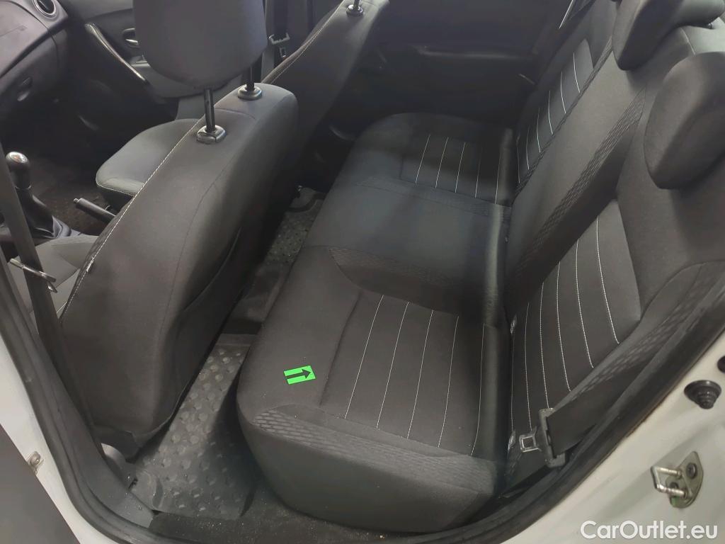  Dacia  Logan 0.9 TCe 90CP Laureate_Groupama #17