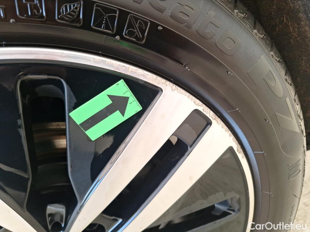  Mercedes  CLA-Klasse CLA 200 Coupé DCT #16