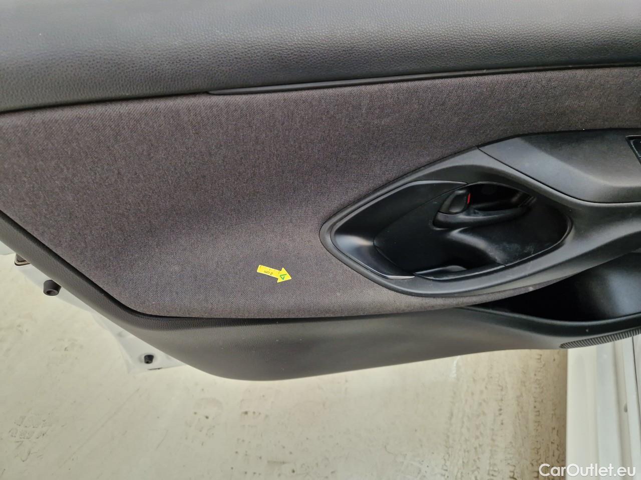  Toyota  Yaris 1.5 Hybrid Eco HYB Auto #45