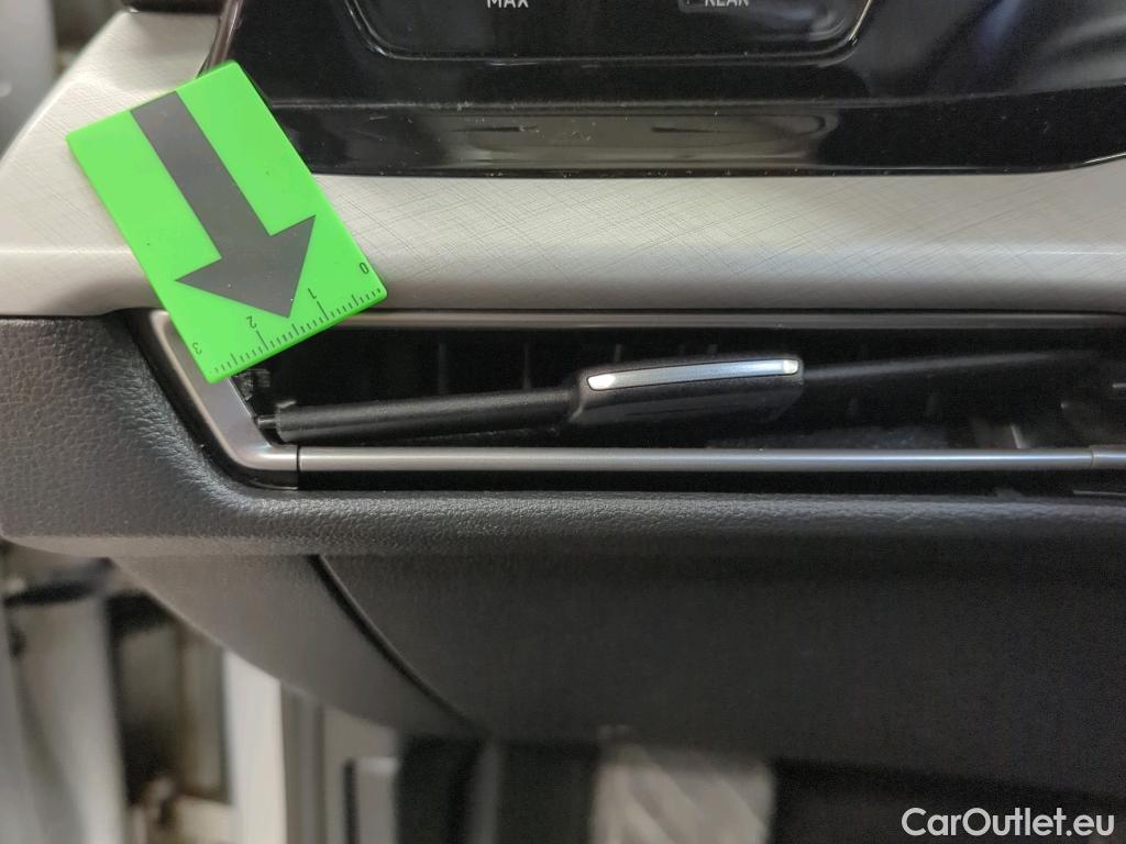  Volkswagen  Golf  2.0 TDI 116HP DSG Life Variant #18