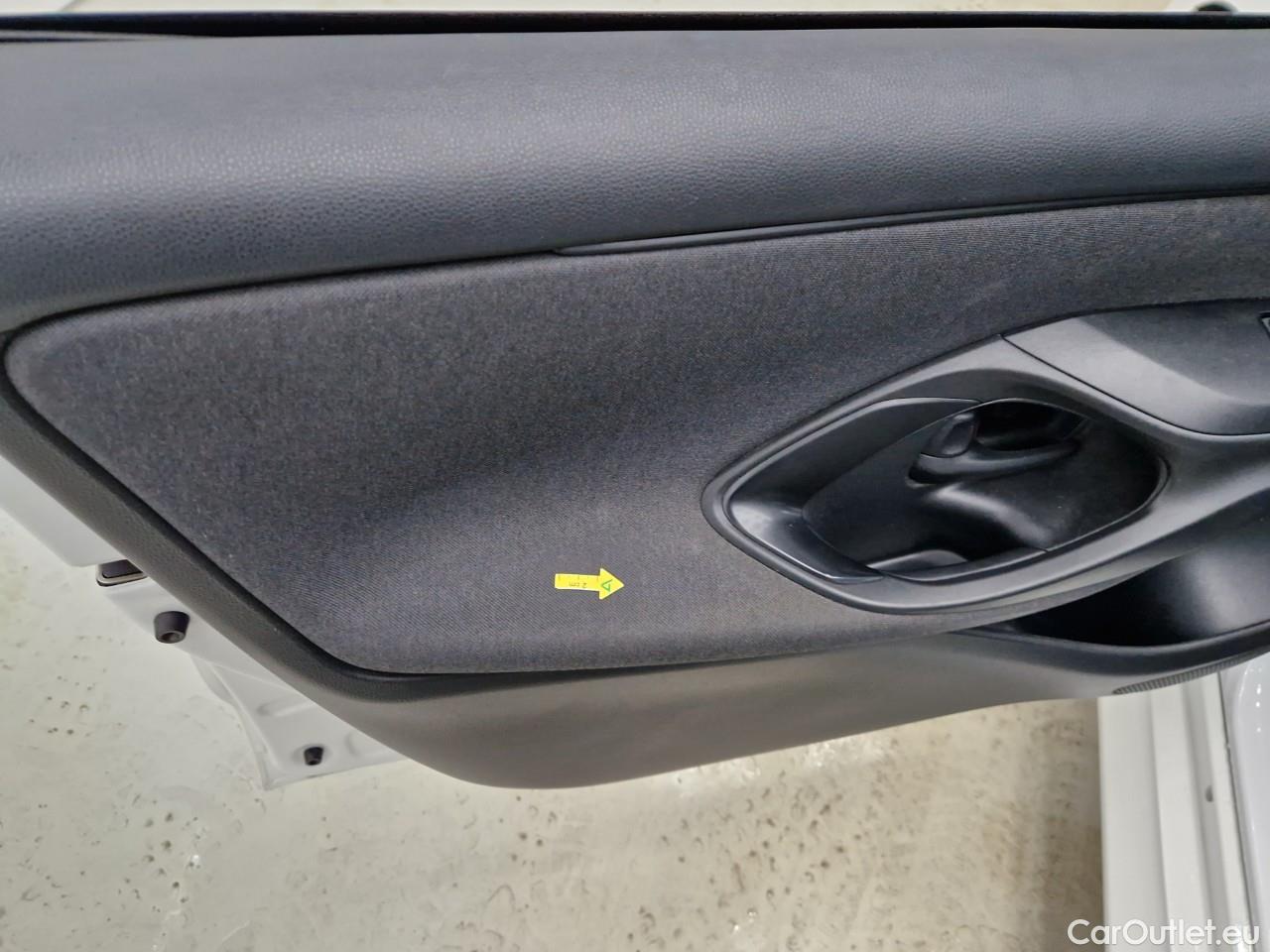  Toyota  Yaris 1.5 Hybrid Eco HYB Auto #36